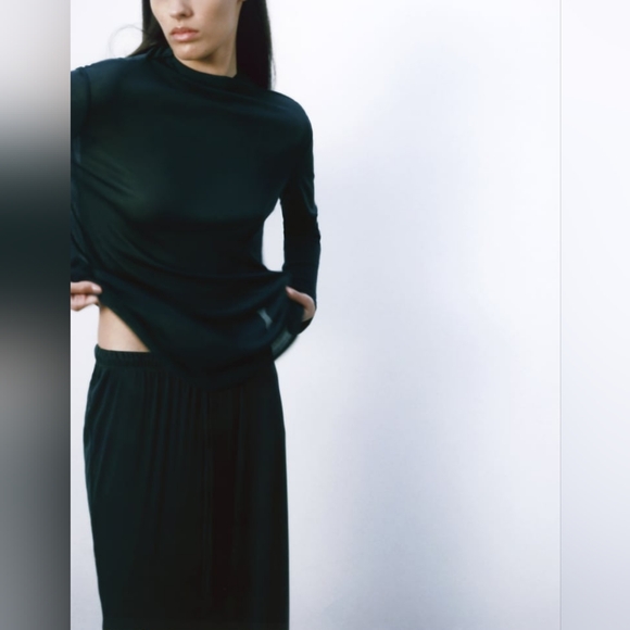 ZARA LONG SLEEVE FLOWY TOP - Picture 2 of 8